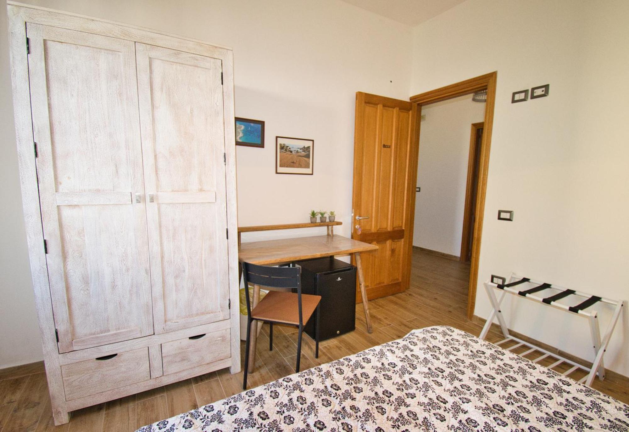 Dommu Livia Hotel Lotzorai Bagian luar foto