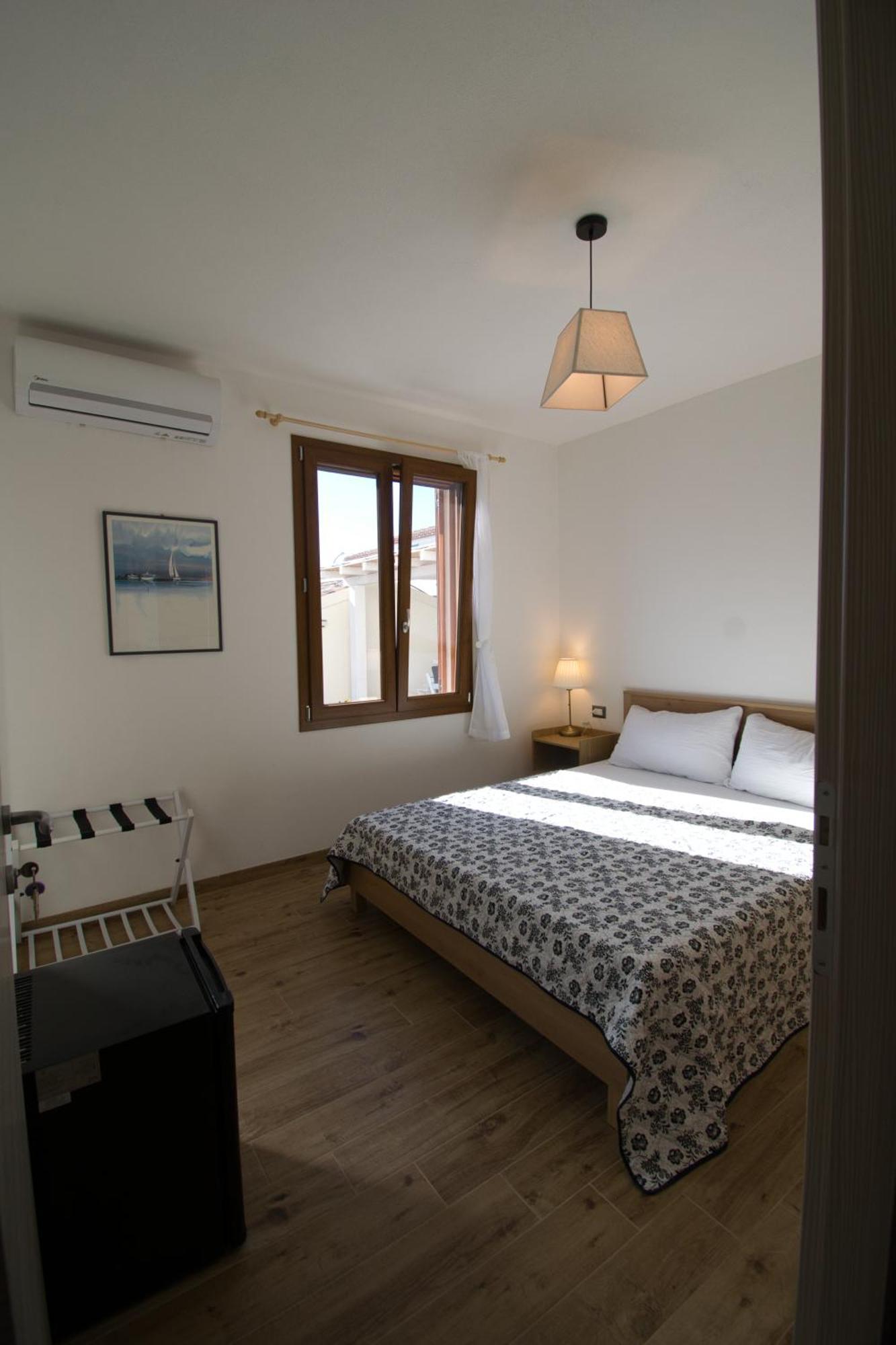 Dommu Livia Hotel Lotzorai Bagian luar foto