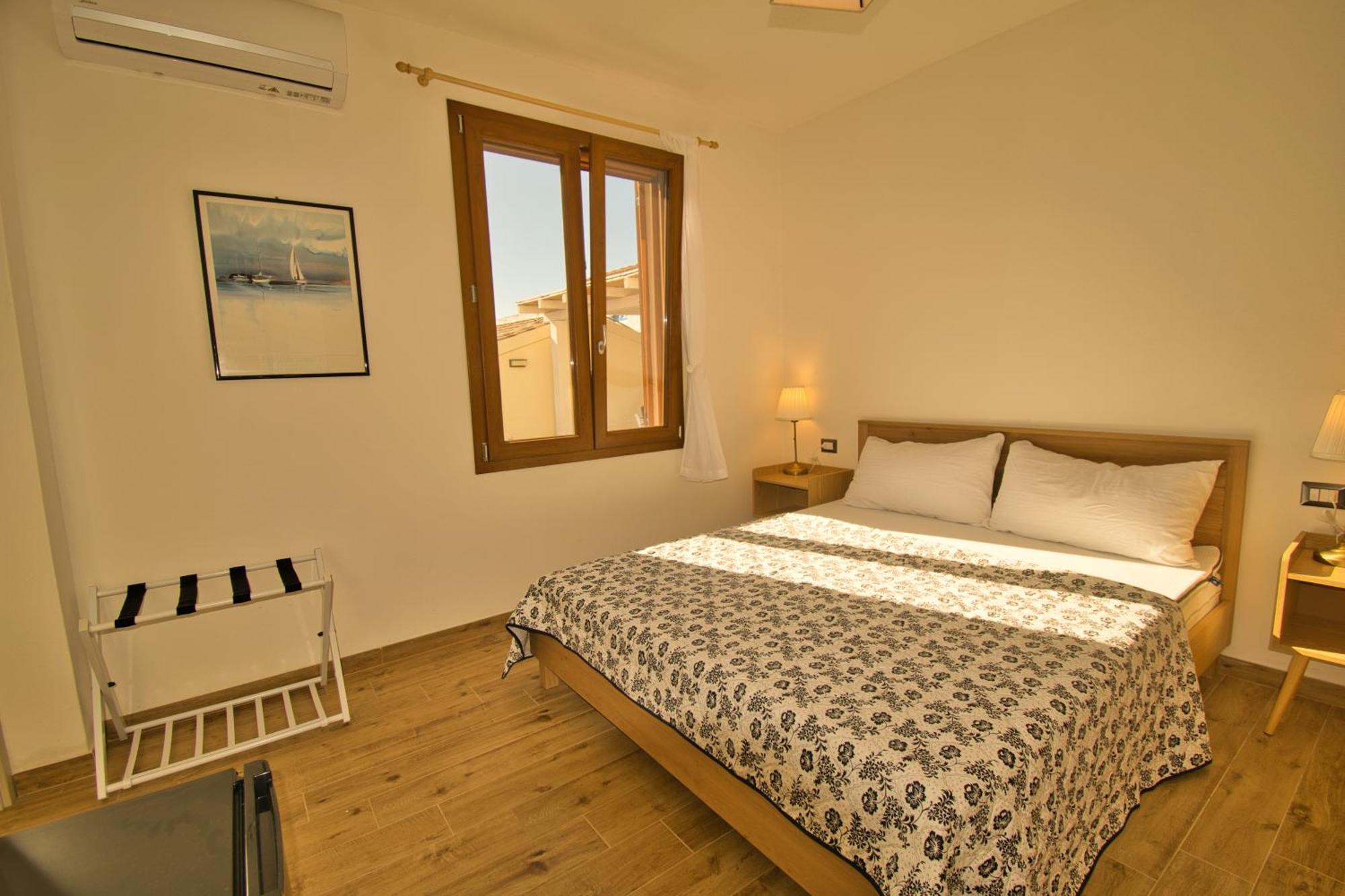 Dommu Livia Hotel Lotzorai Bagian luar foto
