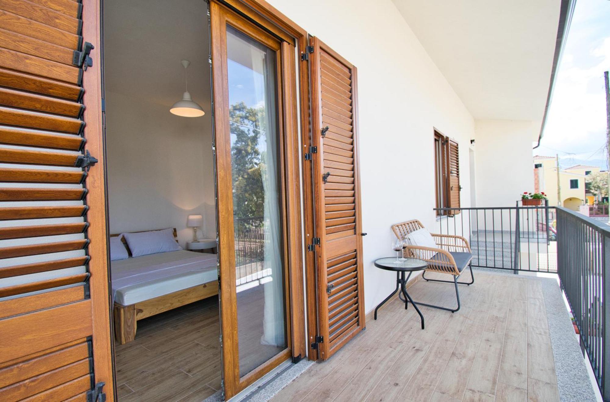 Dommu Livia Hotel Lotzorai Bagian luar foto