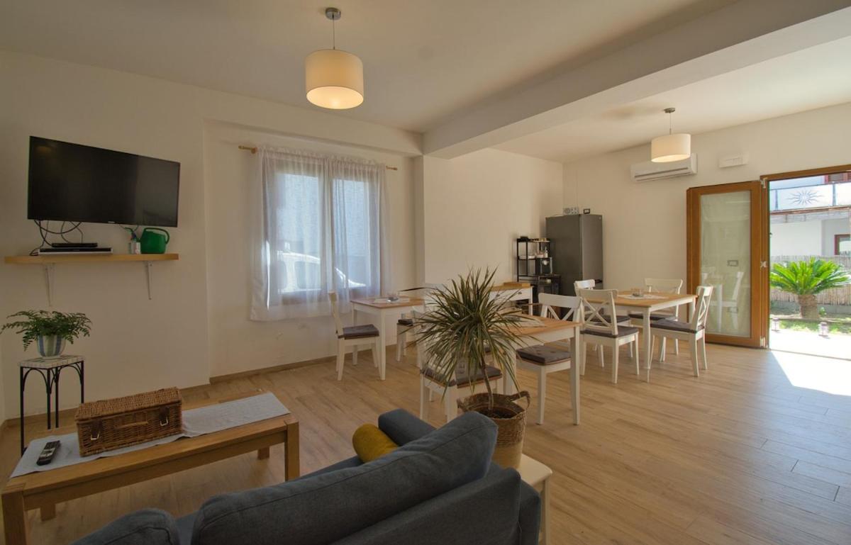 Dommu Livia Hotel Lotzorai Bagian luar foto