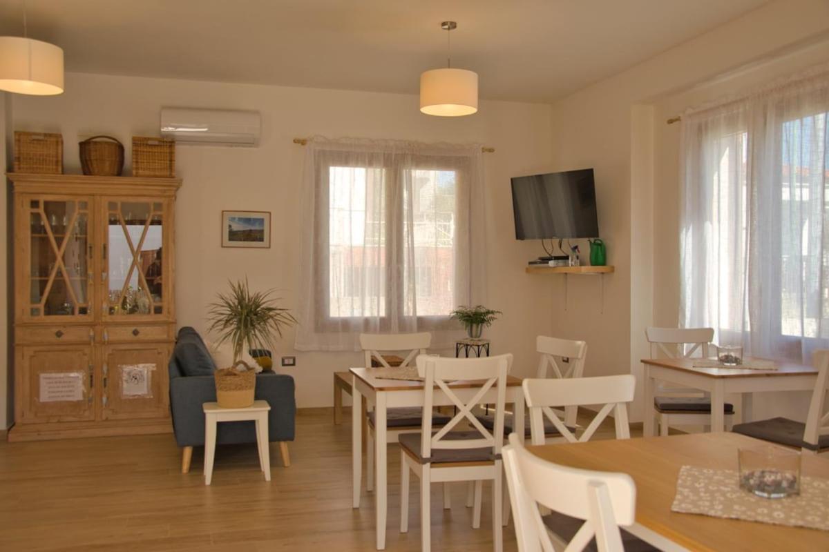 Dommu Livia Hotel Lotzorai Bagian luar foto