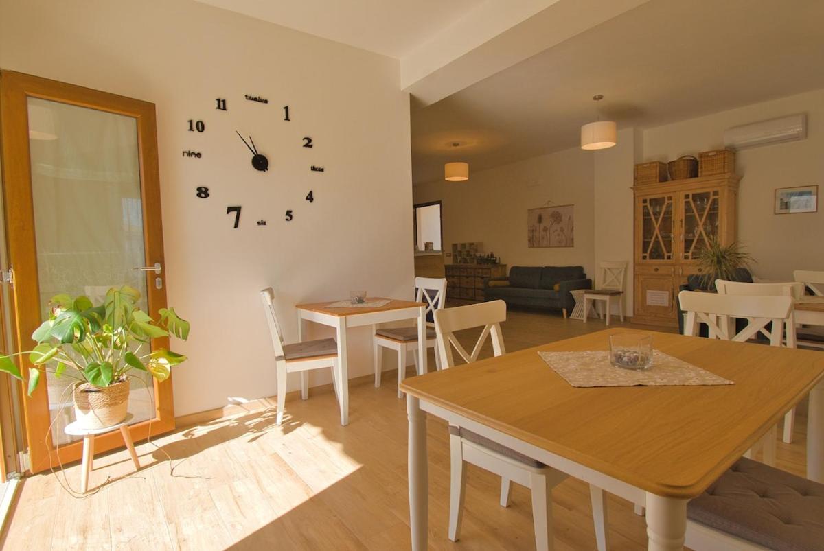 Dommu Livia Hotel Lotzorai Bagian luar foto