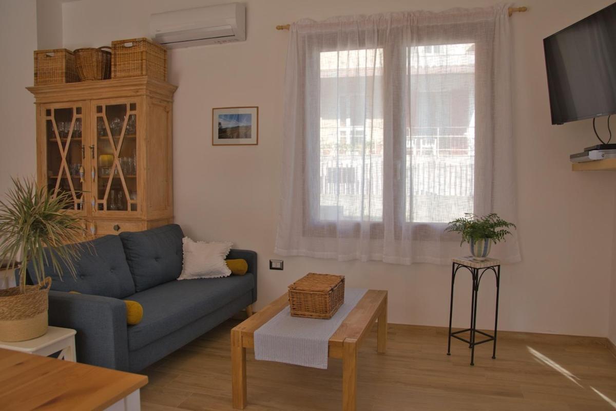 Dommu Livia Hotel Lotzorai Bagian luar foto