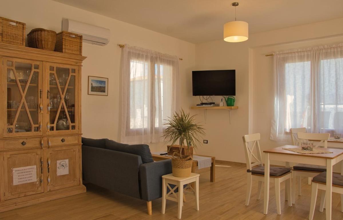 Dommu Livia Hotel Lotzorai Bagian luar foto