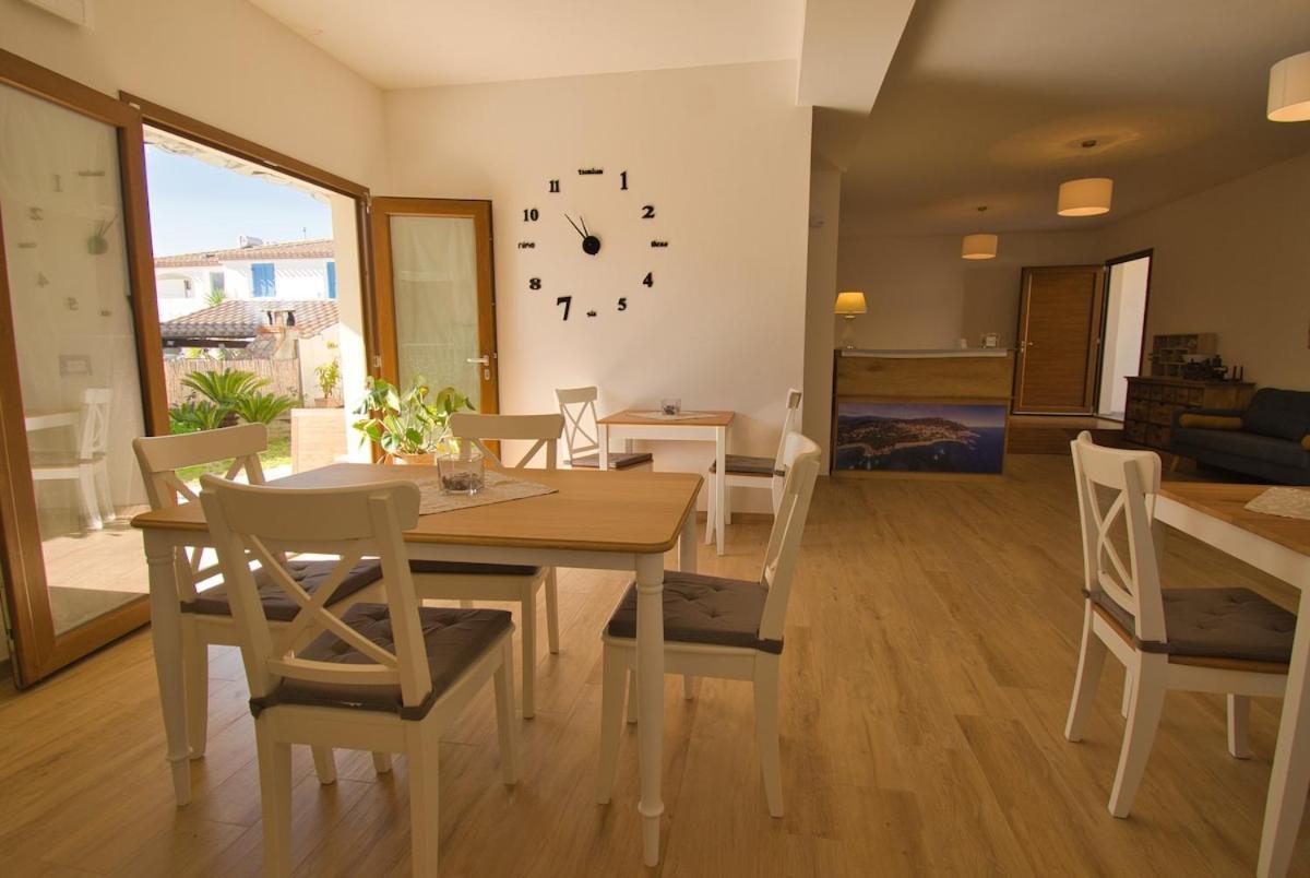 Dommu Livia Hotel Lotzorai Bagian luar foto