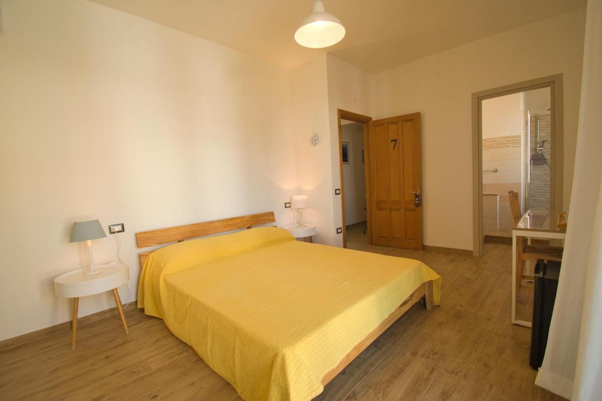 Dommu Livia Hotel Lotzorai Bagian luar foto